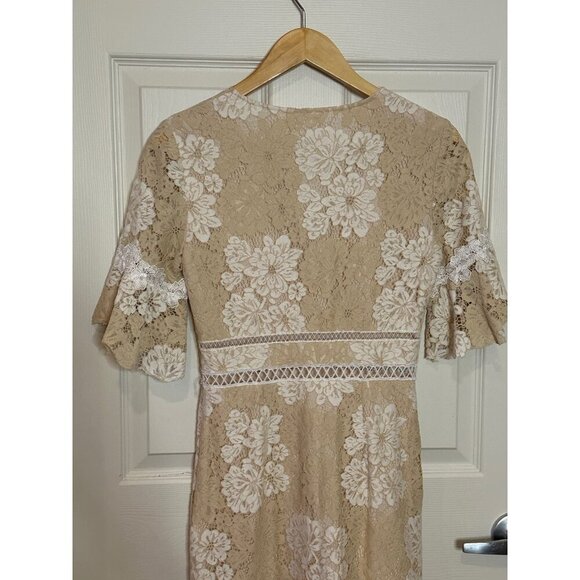 Saylor Beige/White Floral Mermaid Lacy Dress Size Small - Picture 4 of 10